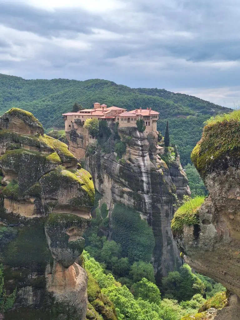 Los monasterios de Meteora y Atenas